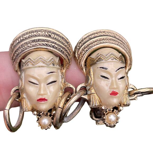 Vintage Earrings Unsigned Selro Thai Goddess Face Clip On Bakelite (112) - Picture 1 of 7